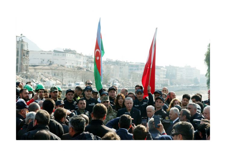 Ərdoğan və Baxçalı Hatayda Azərbaycan FHN-in xilasediciləri ilə görüşüb<font color=red> - VİDEO</font>