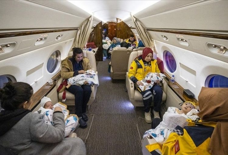 Türkiyədə zəlzələdən zərər çəkmiş 1286 uşaq ailələrinə təhvil verilib