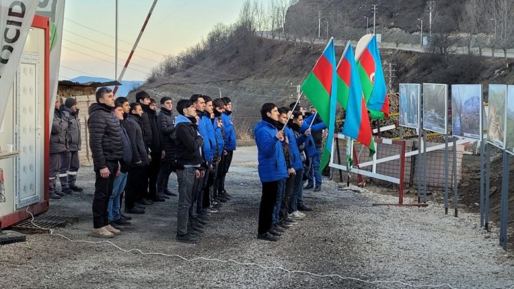 BQXK-yə aid altı avtomobil aksiya ərazisindən keçərək Laçın istiqamətinə gedib