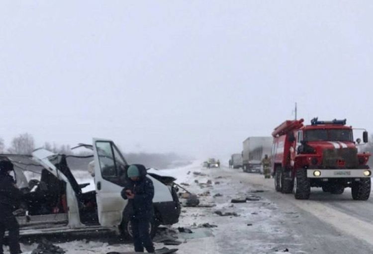 Samara vilayətində yol qəzasında 6 nəfər həlak olub