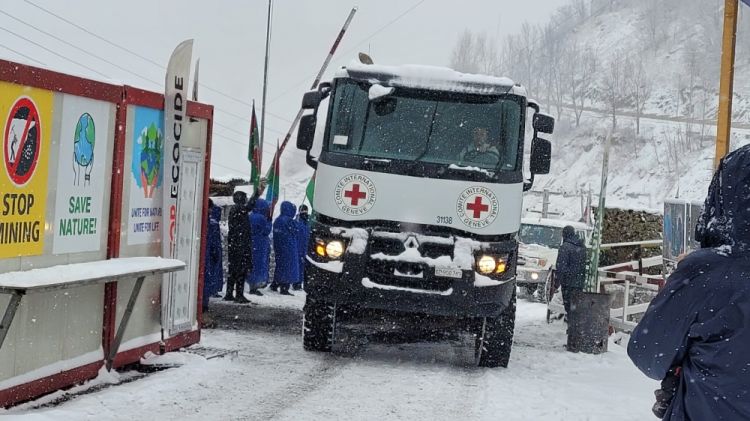 BQXK-yə məxsus 7 avtomobil aksiya ərazisindən keçərək Laçın istiqamətinə gedib