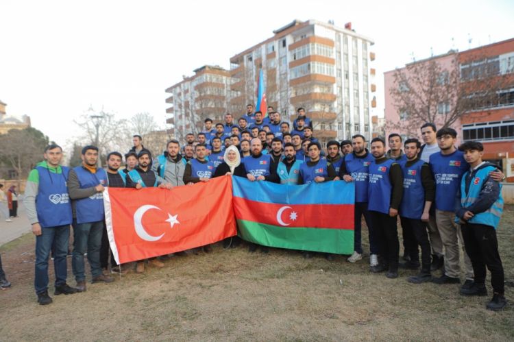 Bilal Ərdoğan Azərbaycan könüllülərinin fəaliyyəti ilə tanış olub<font color=red> - FOTOLAR</font>