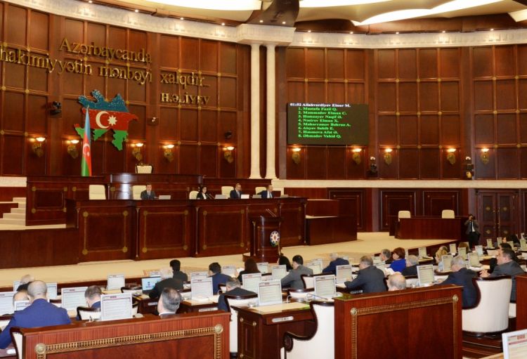 “Banklar haqqında” Qanuna əcnəbilərlə bağlı dəyişiklik təklif edilir