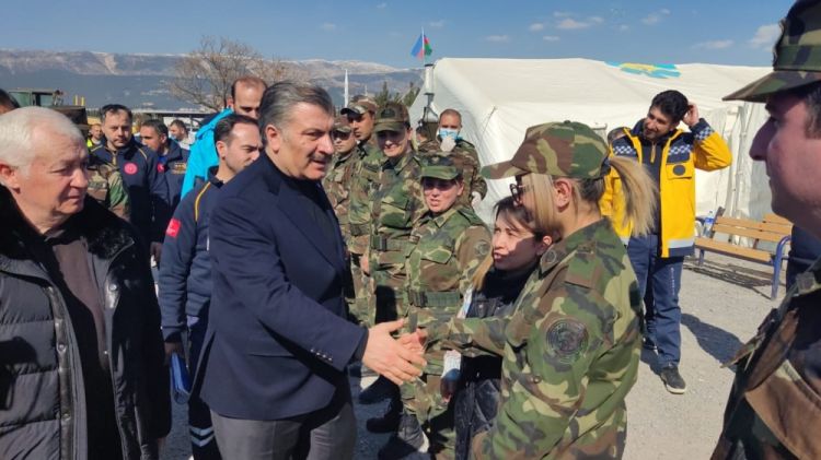 Türkiyənin səhiyyə naziri Fövqəladə Hallar Nazirliyinin Kahramanmaraşdakı mobil səhra hospitallarında olub<font color=red> - VİDEO</font>