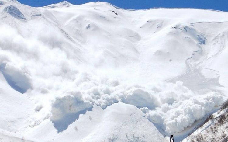 Tacikistanda qar uçqunu olub, ölənlər var
