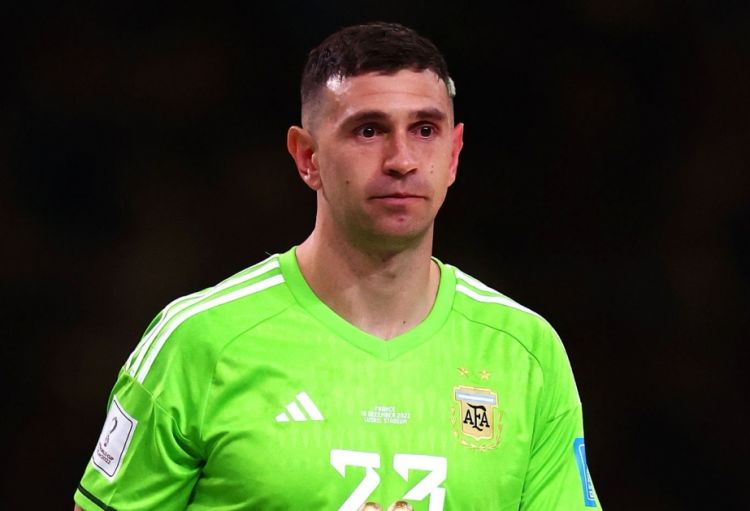 Argentinalı Emiliano Martinez FIFA-nın versiyasına görə 2022-ci ilin ən yaxşı qapıçısı seçilib