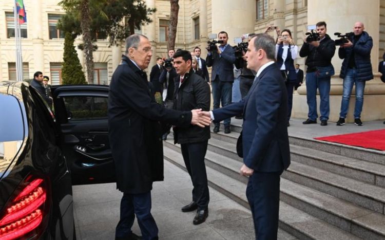 Bakıda Azərbaycan və Rusiya XİN başçıları arasında geniştərkibli görüş başlayıb