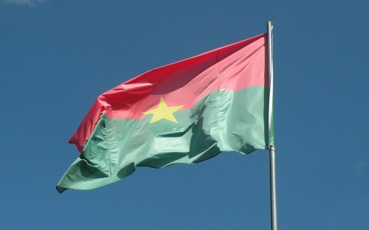 Burkina Faso Fransa ilə 60 illik hərbi sazişi ləğv edib