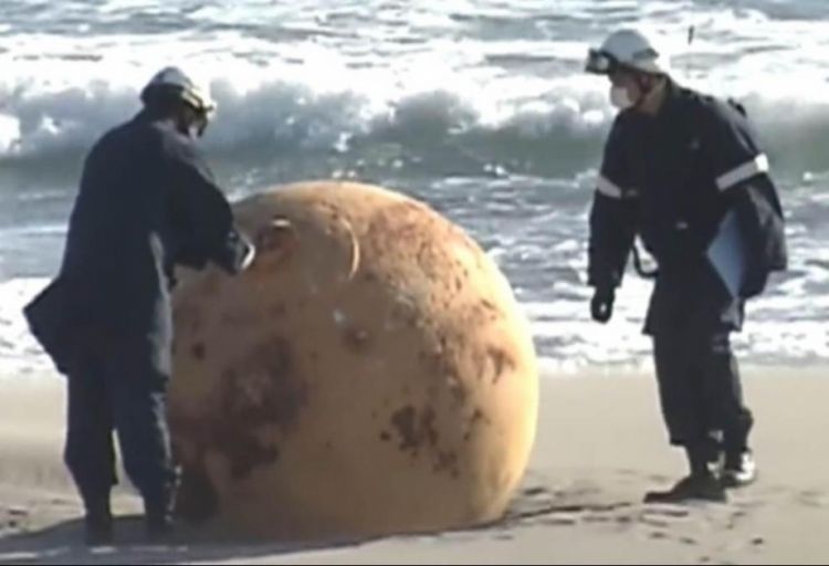 Yaponiyada mənşəyi bilinməyən daha bir metal şar aşkarlanıb