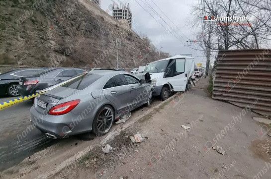 Ermənistan hökumətinin 13 əməkdaşı yol qəzasında yaralanıb