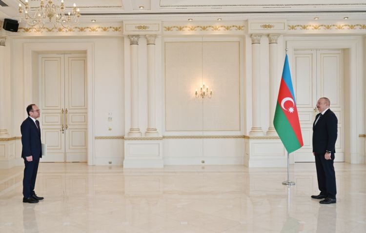 Prezident İlham Əliyev Bolqarıstanın Azərbaycanda yeni təyin olunmuş səfirinin etimadnaməsini qəbul edib <font color='red'> - YENİLƏNİB</font><font color=red> - FOTOLAR</font>