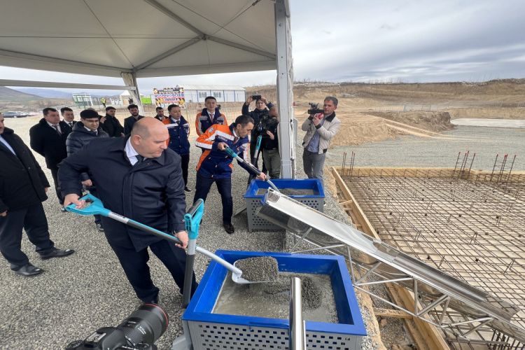 Qazaxıstanın Füzulidə tikəcəyi incəsənət məktəbinin təməli qoyulub