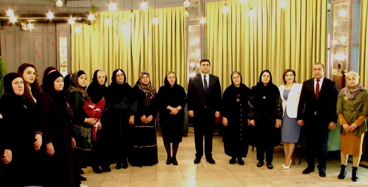 Naxçıvanda şəhid anaları ilə bayram görüşü təşkil edilib<font color=red> - FOTOLAR</font>