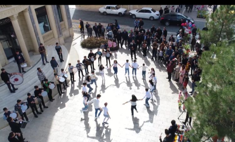 Naxçıvanda 8 Mart – Beynəlxalq Qadınlar Günü ilə bağlı fləşmob keçirilib<font color=red> - VİDEO</font>