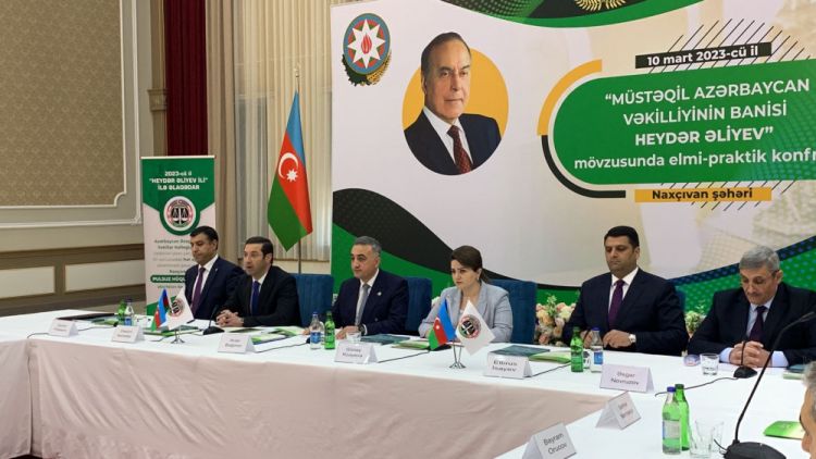 <strong>Naxçıvanda “Müstəqil Azərbaycan vəkilliyinin banisi Heydər Əliyev” mövzusunda elmi-praktik konfrans keçirilib<font color='red'> - YENİLƏNİB</font><font color=red> - VİDEO</font></strong>