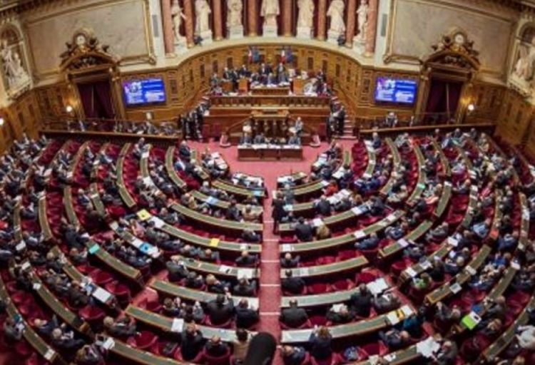 Fransa Senatı əhalinin etirazlarına baxmayaraq pensiya islahatını təsdiqləyib