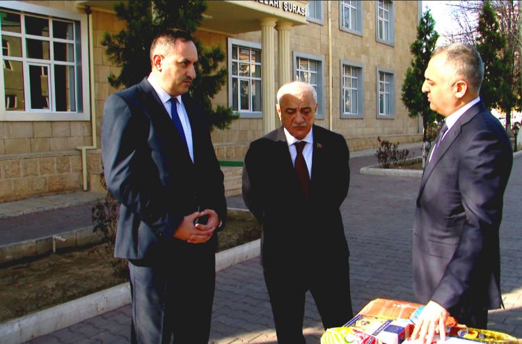 <strong>Naxçıvanda sosial qayğıya ehtiyacı olan 1250 ailəyə bayram sovqatları verilib<font color=red> - VİDEO</font></strong>