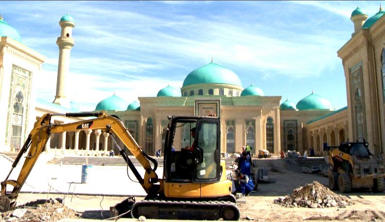 <strong>Naxçıvanda Heydər Məscidi kompleksinin inşası davam etdirilir<font color=red> - VİDEO</font></strong>