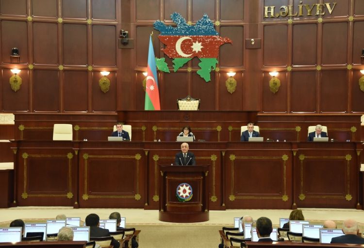 Baş nazir: May ayında neftin büdcə qiyməti artırıla bilər