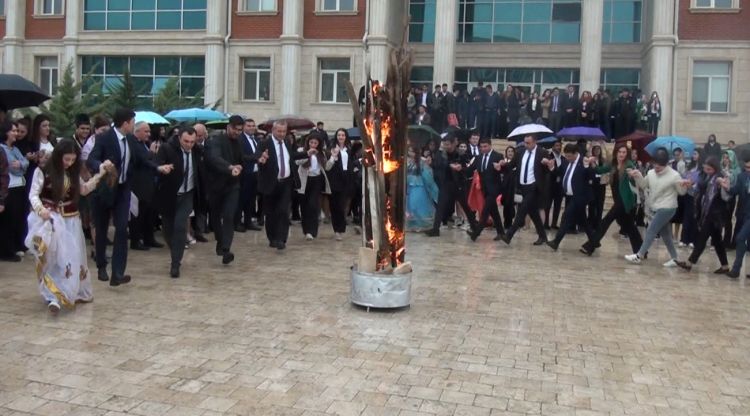 Naxçıvanda ali təhsil ocaqlarında Novruz bayramı qeyd olunub<font color=red> - VİDEO</font>