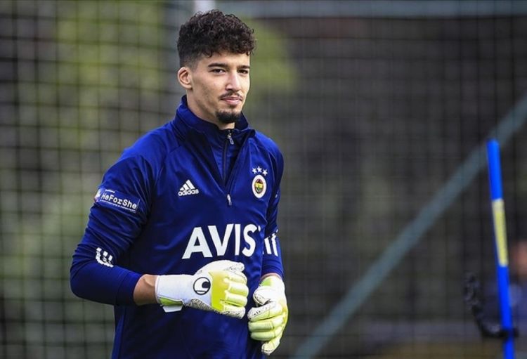 “Fənərbağça” klubu qapıçısı Altay Bayındırla müqaviləni yeniləyib