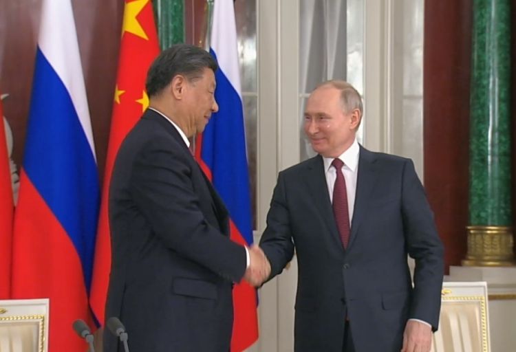 Rusiya və Çin rəhbərləri danışıqların yekunlarına dair iki sənəd imzalayıblar