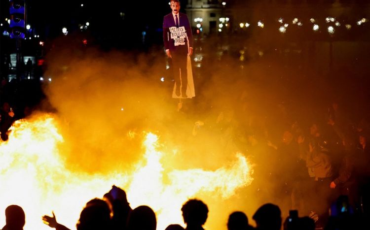 Parisdə etirazların fəsadları ilə mübarizə üçün Böhran Qərargahı fəaliyyətə başlayıb