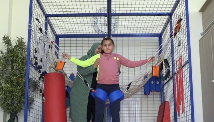 “Femina” Sağlamlıq Mərkəzi Naxçıvanda ilk dəfə “Qəfəs” terapiyası ilə müalicə həyata keçirir<font color=red> - VİDEO</font>