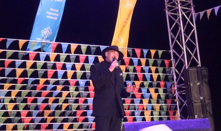 İlqar Muradov “Novruz şəhərciyi”nin səhnəsində bir-birindən gözəl ifalar təqdim edib<font color=red> - VİDEO</font>