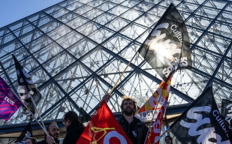Fransada aksiyalar yenidən başlayıb, 13 min polis səfərbər olunub