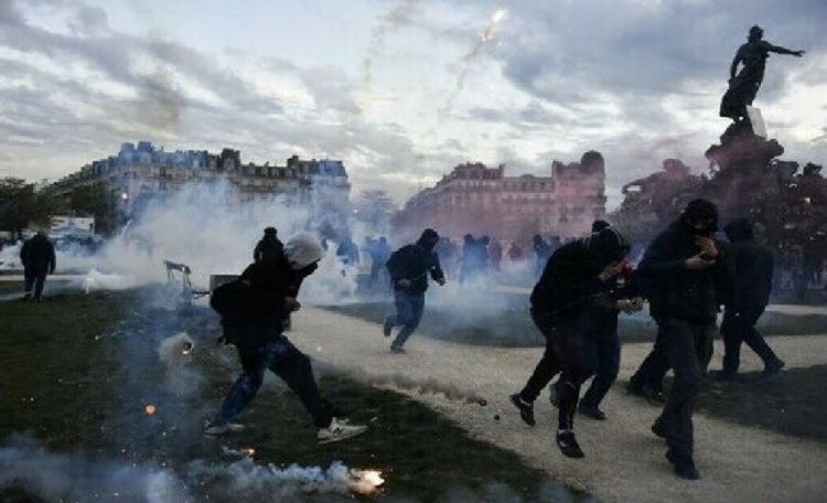 Fransada pensiya islahatına etiraz nümayişində polislə toqquşma olub