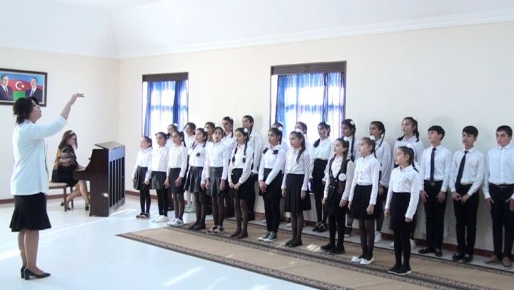 İstedadlı şagirdlər konsert proqramı təqdim edib<font color=red> - VİDEO</font>