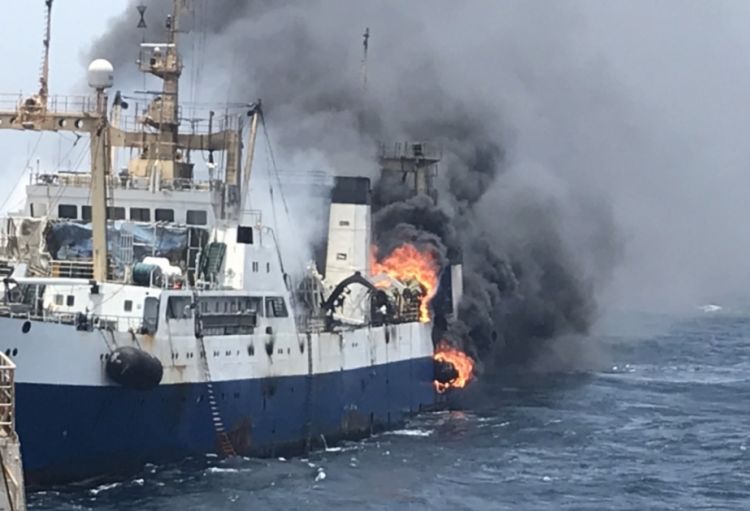 Filippində gəminin yanması nəticəsində azı 12 nəfər ölüb