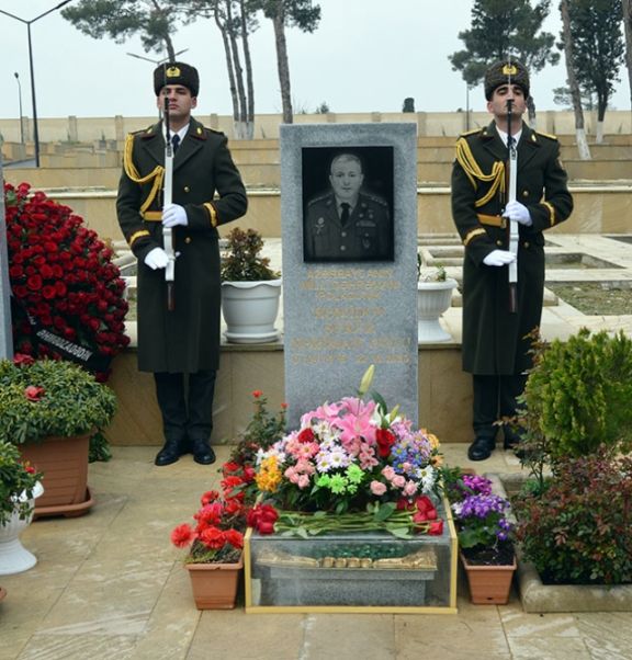 Milli Qəhrəman Şükür Həmidovun anım mərasimi keçirilib<font color=red> - FOTOLAR</font>