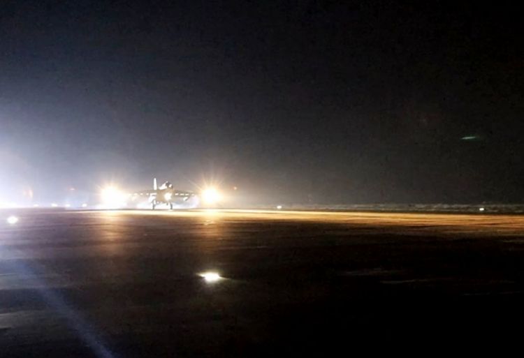 Azərbaycan HHQ-nin aviasiya vasitələri təlim-məşq uçuşlarını davam etdirir<font color=red> - VİDEO</font>