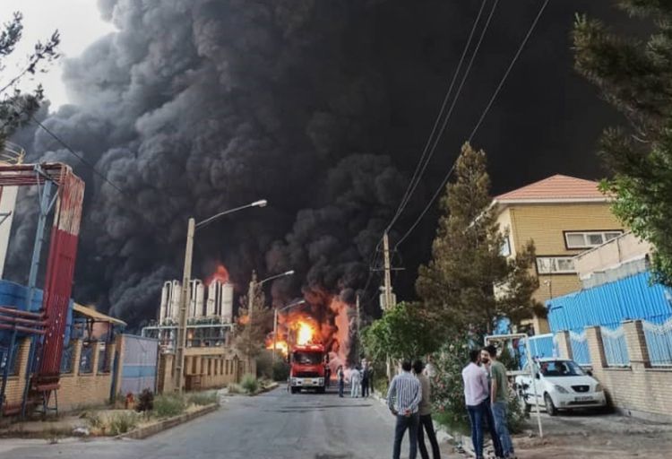 İranda məişət texnikası zavodunda yanğın baş verib