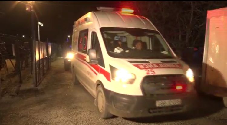 Azərbaycanın təcili yardım maşını Xankəndiyə daxil olub<font color=red> - VİDEO</font>