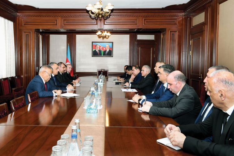 <strong>Yaşıl enerji konsepsiyasının muxtar respublikada geniş tətbiqi üzrə yaradılan işçi qrupu Naxçıvana səfər edib<font color='red'> - YENİLƏNİB</font><font color=red> - VİDEO</font></strong>