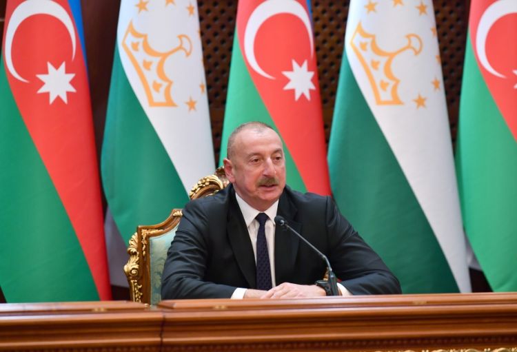 Prezident: Azərbaycan və Tacikistan arasında qardaşlıq münasibətlərinin əsası 1990-cı illərin əvvəllərində qoyulub