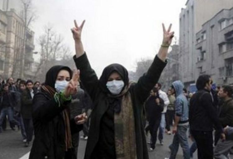 İran sürətlə uçuruma doğru yuvarlanır<font color='red'> - Şərh</font>