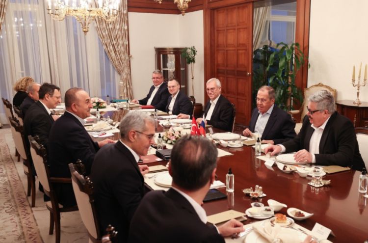 Mövlud Çavuşoğlu Sergey Lavrov ilə iftarda görüşüb