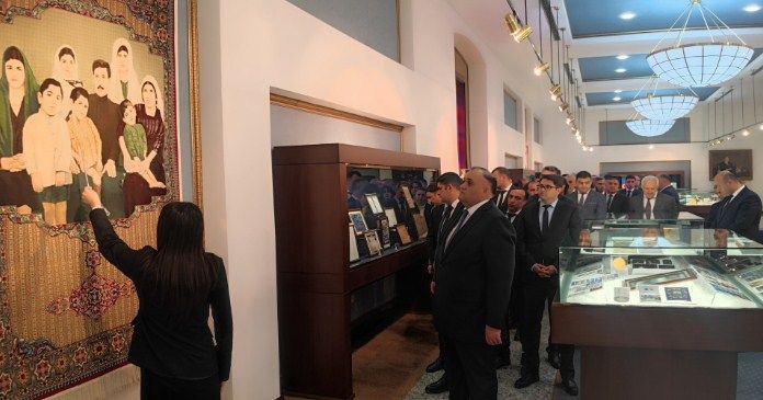 Antiinhisar və İstehlak Bazarına Nəzarət Dövlət Xidmətinin  kollektivi Heydər Əliyev Muzeyini ziyarət edib