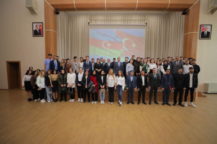 Türkiyənin baş konsulu “Naxçıvan” Universitetində olub 