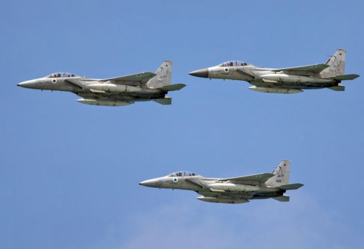 İsrail qırıcıları raket atəşinə cavab olaraq Suriya ərazisinə zərbələr endirib