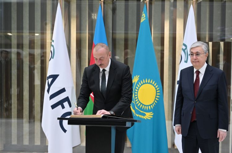 Azərbaycan və Qazaxıstan prezidentləri Astana Beynəlxalq Maliyyə Mərkəzində olublar<font color='red'> - YENİLƏNİB</font><font color=red> - FOTOLAR</font>