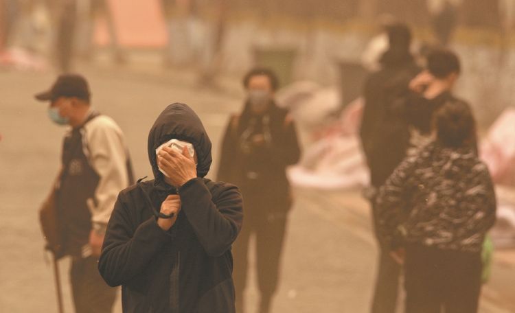 Çində toz dumanı ilə əlaqədar xəbərdarlıq yenilənib