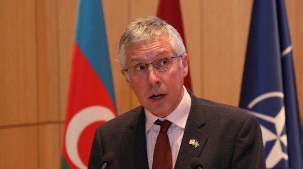 Britaniya səfiri: "Azərbaycan əsgərinə qarşı edilən zorakılıqla bağlı yayılmış videonu izləmək dəhşətlidir"