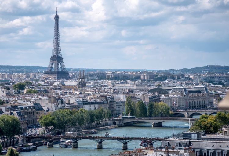 Fransada yaşayan soydaşlarımız ermənilər tərəfindən hərbçilərimizə işgəncə verilməsi faktından hiddətləniblər