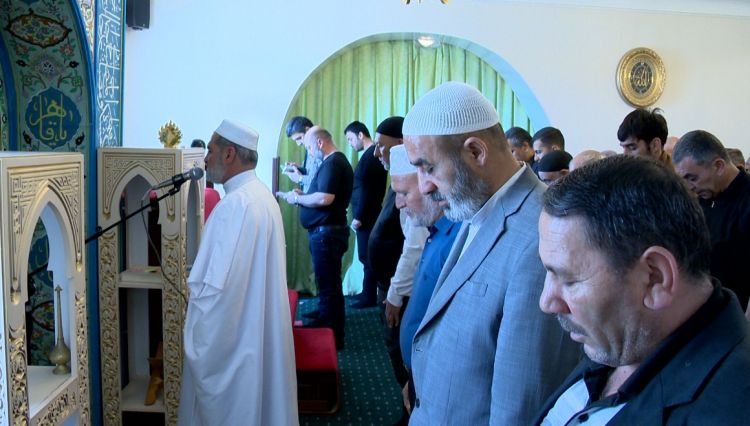 Naxçıvanda bayram namazları qılınıb<font color=red> - FOTOLAR</font>