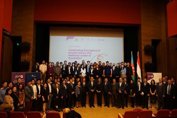 “Heydər Əliyev İli” çərçivəsində Macarıstanda və Çexiyada silsilə tədbirlər keçirilib<font color=red> - FOTOLAR</font>